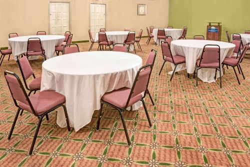 Days Inn by Wyndham Branford New Haven Conference Center image 15